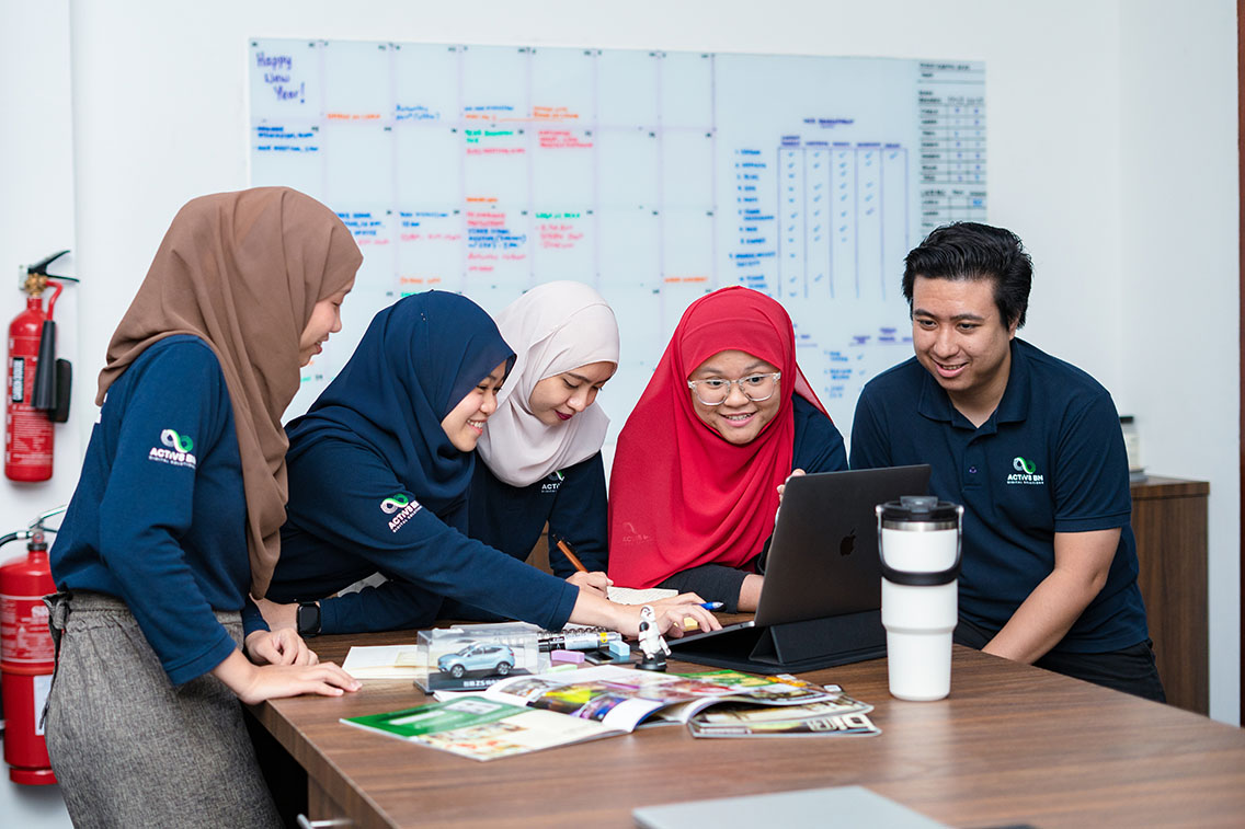 Brunei Digital marketing team analysing and brainstorming ideas for the next content scheduling and posting
